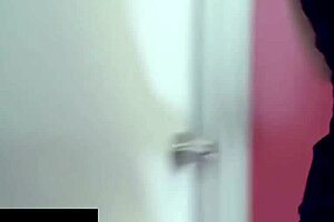 Milf cougar salope brune baisée levrette avale sperme après cowgirl