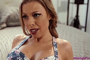 brittney amber stepmom sneaks playtime with doctor in hospital 😏🏥🍆