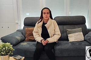 hey check new 18yo leyla kixx amateur model casting interview 😘