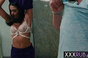 massage wit big ass milf masseuse turn into best deepthroat blowjob therapy evr