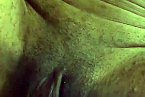 mature mommy masturbates pussy so good waoo