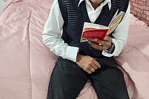 stepmom catches me jerking forces cock in her wet pussy 🍆💦