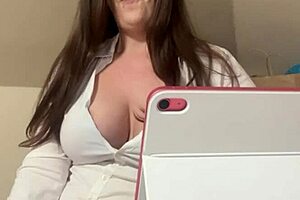 I'm the boss now, secretary—jerk off to my curvy femdom dirty talk!