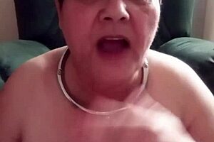 French Chienne Marie's Auto Degrading Uro Session Shocks and Thrills