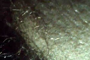 मेरी बालों वाली बीवी गहरी लंड धक्कों को तरस रही