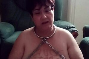 French Chienne Marie's Auto Degrading Uro Session Shocks and Thrills