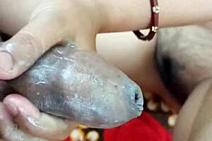 FOLLANDoLE EL CULO A UNA MILF PELUDA CON GRAN CULO