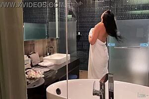 came to hotel neighbor for help but he fucked my tight holes instead 😩🍆💦