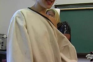 ASIAN BLONDE MAXINE X GETS SEXY DYLAN RYDER BOUND!