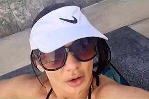 poolside flashing my big clit feeling so gostosinho 💦😘