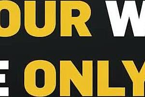 goodwife sneaks sideways fuck on sofa with tattooed lover