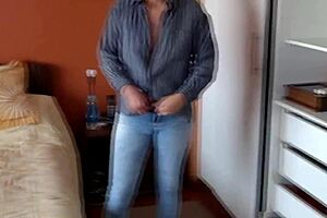 im lettin my stepson jerk off huge cock and shoot full load in my big ass