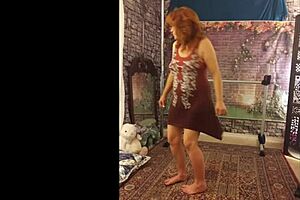 wanna see this hotwife steffi teasing her bare cunt just for you?