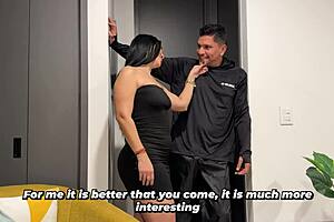 Ever Wondered How A Delivery Boy Tips A Big-Butt Milf?