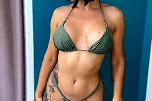 Juicy Milf Teases Pool Stranger Hard Fucks Her Cum-Faced Bitch