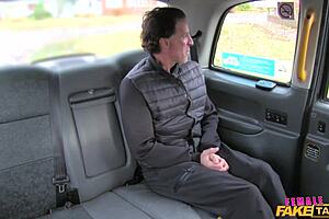 😏 fake taxi babe gets fingered hard outdoors over her panties! 💦🚖