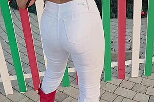 Met her Christmas park stroll... now she's sucking my big cock! 🎄🍆💦