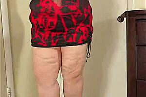 thick arab bbw in hijab and miniskirt twerks her juicy chunky legs in heels