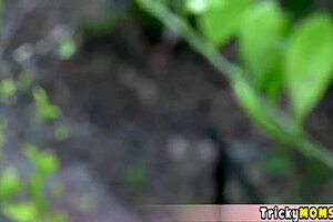 pretty milf spreads perfect mature pussy wide for intense quickie pounding