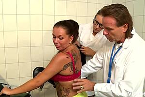 i'm gettin inspected by this curly milf's giant cock handjob!