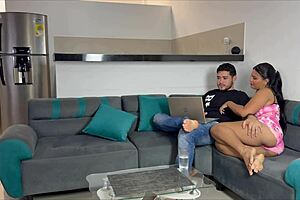 Es Un Buen Momento Para Que Esta Pareja Colombiana Folle Aqui Salvaje?