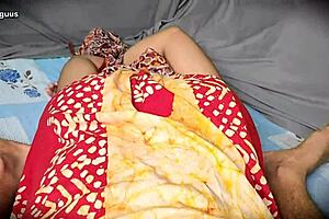 desi stepmom's hairy pussy fucked after footjob tease