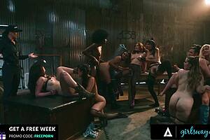 wanna see 10 girl lesbian gangbang with rough fisting squirting?