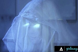 Reena Sky Controls as Haunted Stepmom Licks College Pussy