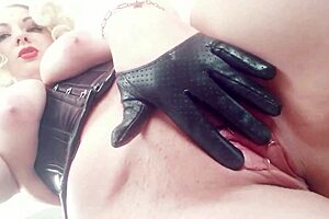 Pussy And Feet Tease In Homemade Milf Selfie