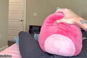 SPYING STEPBRO STUFFS STEPSIS'S FACE WITH CUMSHOT!