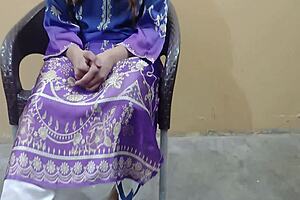 finally meetin my gorgeous college gf after so long... cant wait to fuck her tight shaved pussy 😩