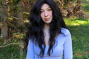 scared influencer blows me to flee the bear