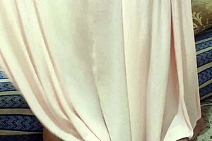 ARAB MILF Takes BIG BBC Saudi Deep Ass Fuck!