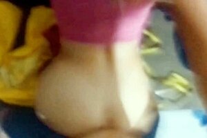 Loira gostosa milf de bumbum grande fode cachorrinho com latina brasileira pov rapidinho?