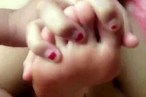 perfect huge natural tits 😍💦