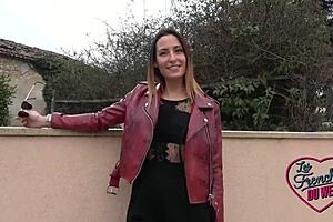 pam and heivy french amateur sluts share one cock big tits ffm group fun