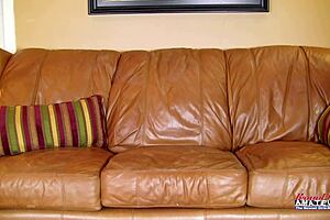 hey, watch kinky blonde cherie deville finger her wet shaved twat??