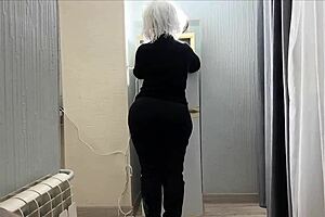 mature milf's tight ass takes huge anal pounding