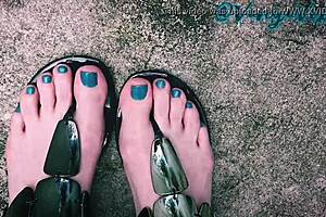 vanya vixen teases feet fetish with tattooed toes and femdom control