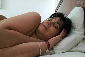 stepmom surprise bed fuck with fat latina milf homemade