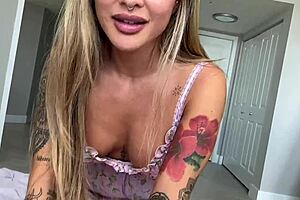 Sweet asian stepmom linda lan starts morning sex fantasy with scott stark