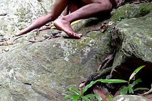 Fucking aunt in jungle pond bath publicly! 🌳🛁🍆