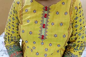 boss ki wife ko ghar pe choda? hindi moans everywhere