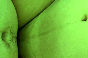 cogiendo a mama soltera latina en cuatro mientras ninos juegan culona puta