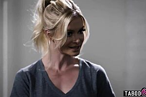 Serena Siren Works Her Tongue Into Jewelz Blu's Wet Panties!