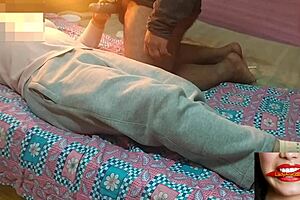 school teacher gives delhi a relaxing full body massage session