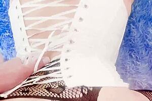 Pille a mi madrastra con el vecino and now she's my puta letting me fuck her doggystyle swallowing every drop