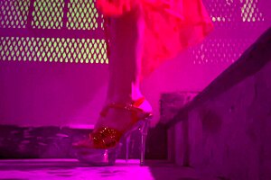 Italian artemisia loves solo outdoor smoke in high heels 🚬👠