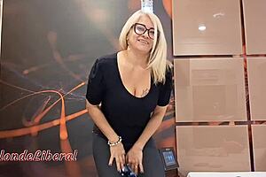 met this guy at motel who loves facials but came on my glasses so i video called another