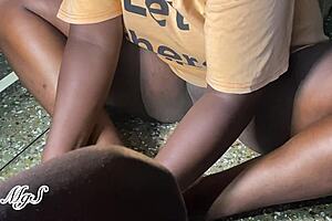 zoom in on zaddi's trimmed black mature pussy now!